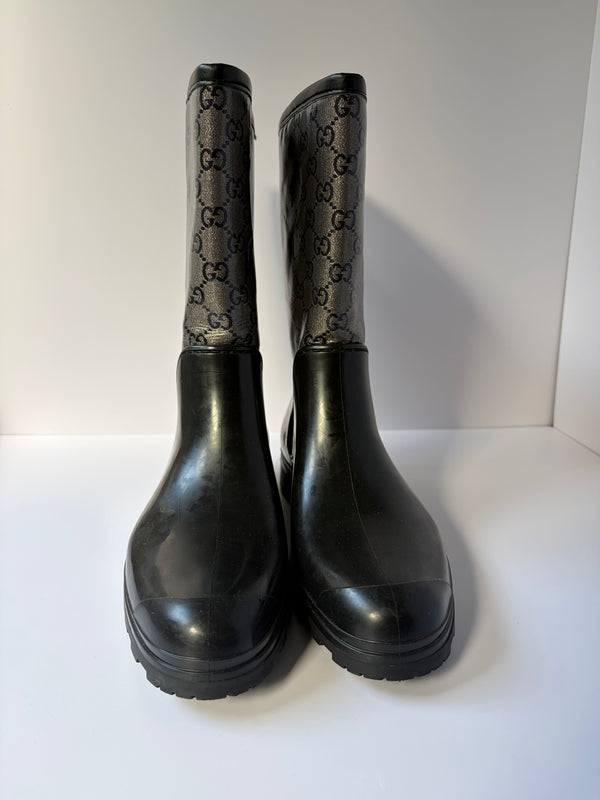 Gucci monogram print boots