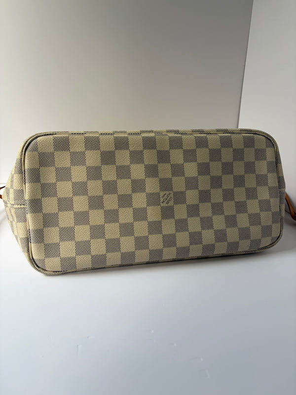 Louis Vuitton Neverfull MM in Damier Azur Canvas