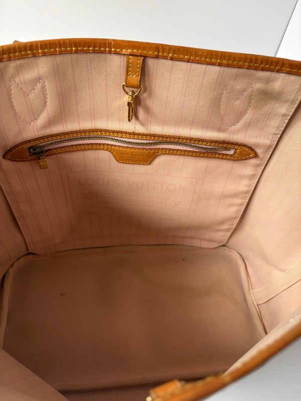 Louis Vuitton Neverfull MM in Damier Azur Canvas