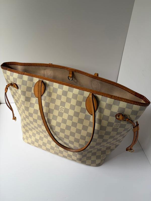 Louis Vuitton Neverfull MM in Damier Azur Canvas
