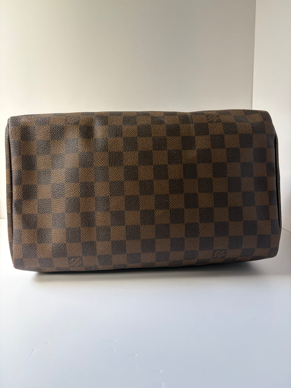Louis Vuitton Speedy 30 in Damier Canvas
