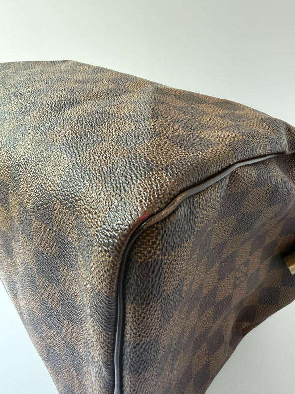 Louis Vuitton Speedy 30 in Damier Canvas