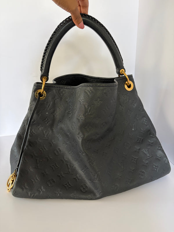 Louis Vuitton Artsy MM