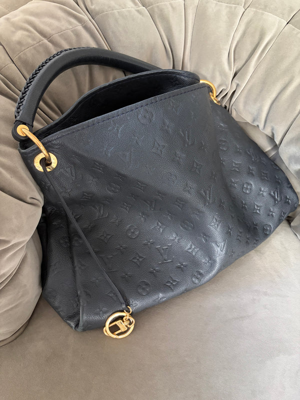 Louis Vuitton Artsy MM